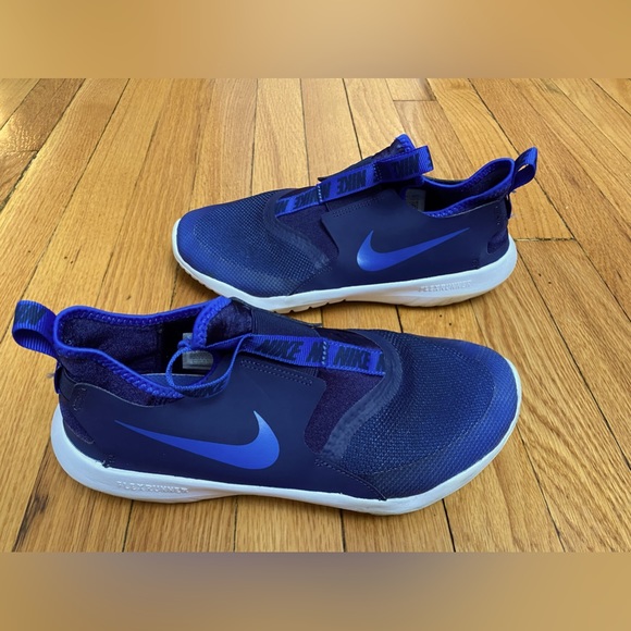 Kids Nike Flex Sneakers, size 6.5 youth. - Picture 2 of 6